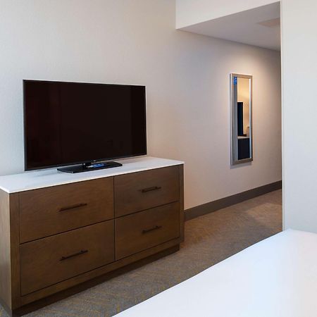 Doubletree By Hilton Madison East Hotell Eksteriør bilde