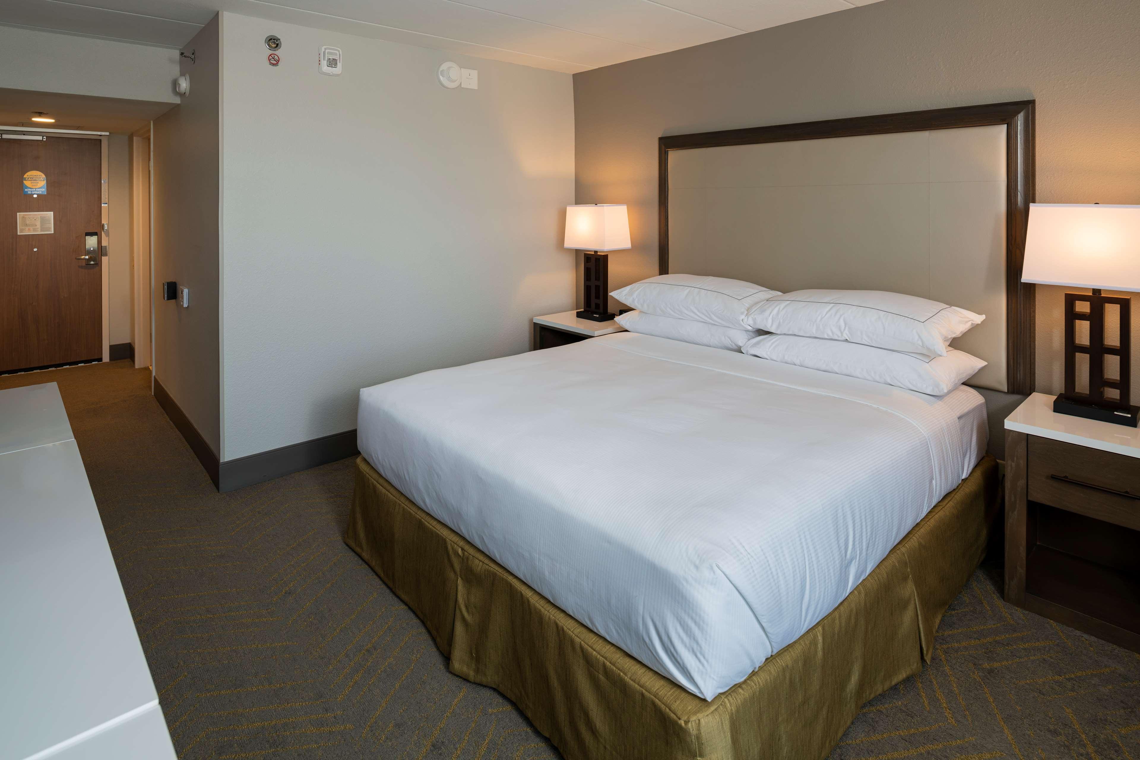 Doubletree By Hilton Madison East Hotell Eksteriør bilde