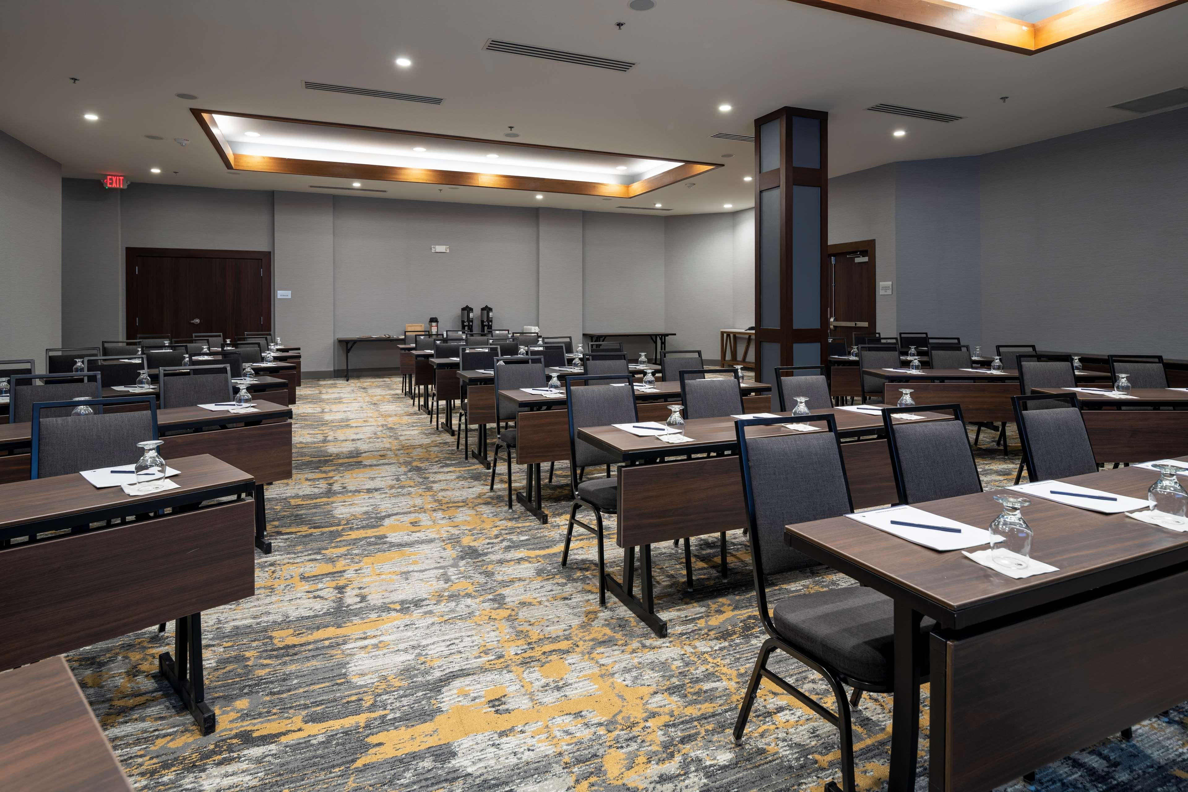 Doubletree By Hilton Madison East Hotell Eksteriør bilde