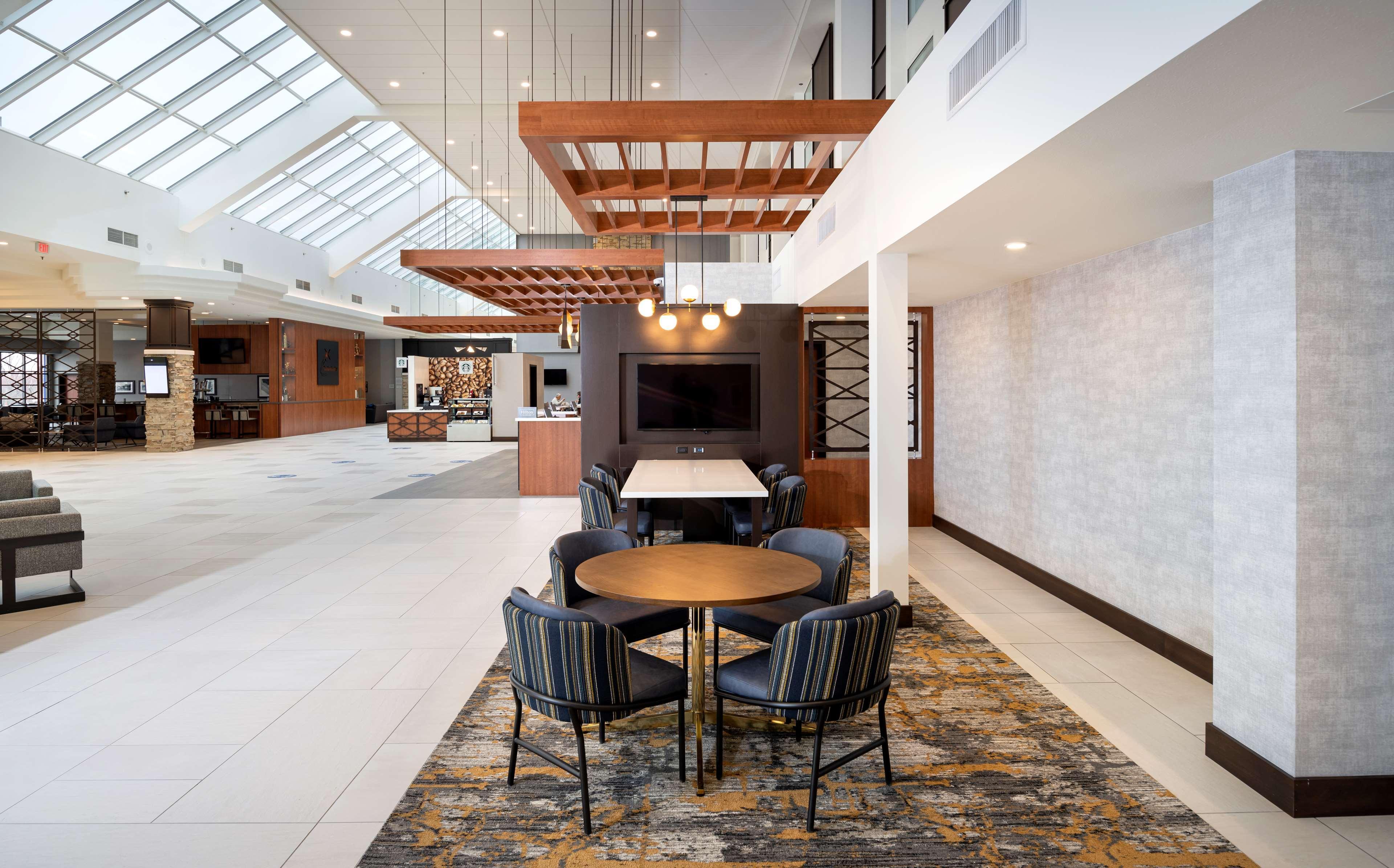 Doubletree By Hilton Madison East Hotell Eksteriør bilde