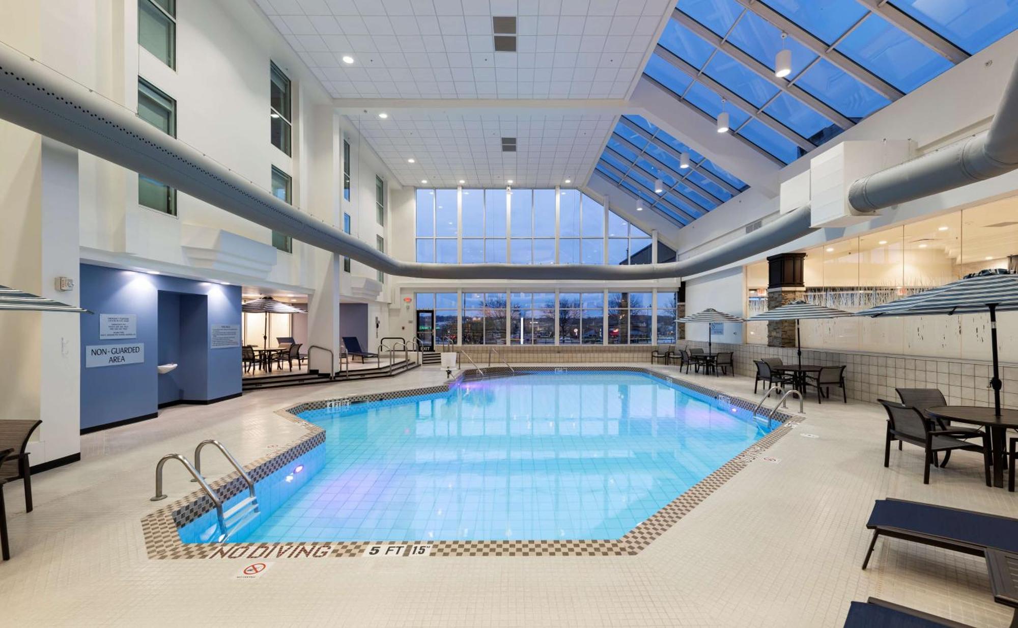 Doubletree By Hilton Madison East Hotell Eksteriør bilde